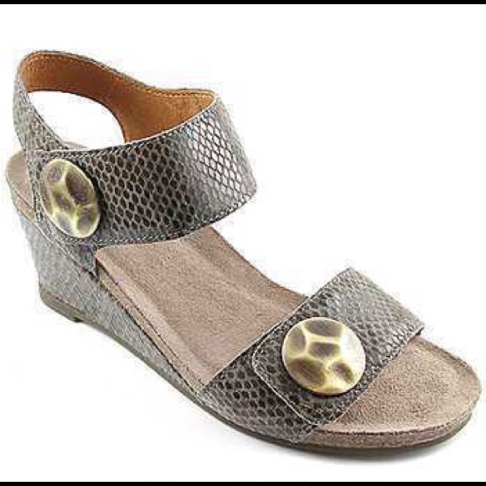 Taos Pyramid Grey Snake Wedge Sandals